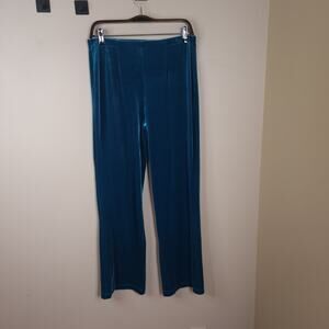 Chico's Travelers Collection Velvet No Tummy Pants in Teal Size 4/6